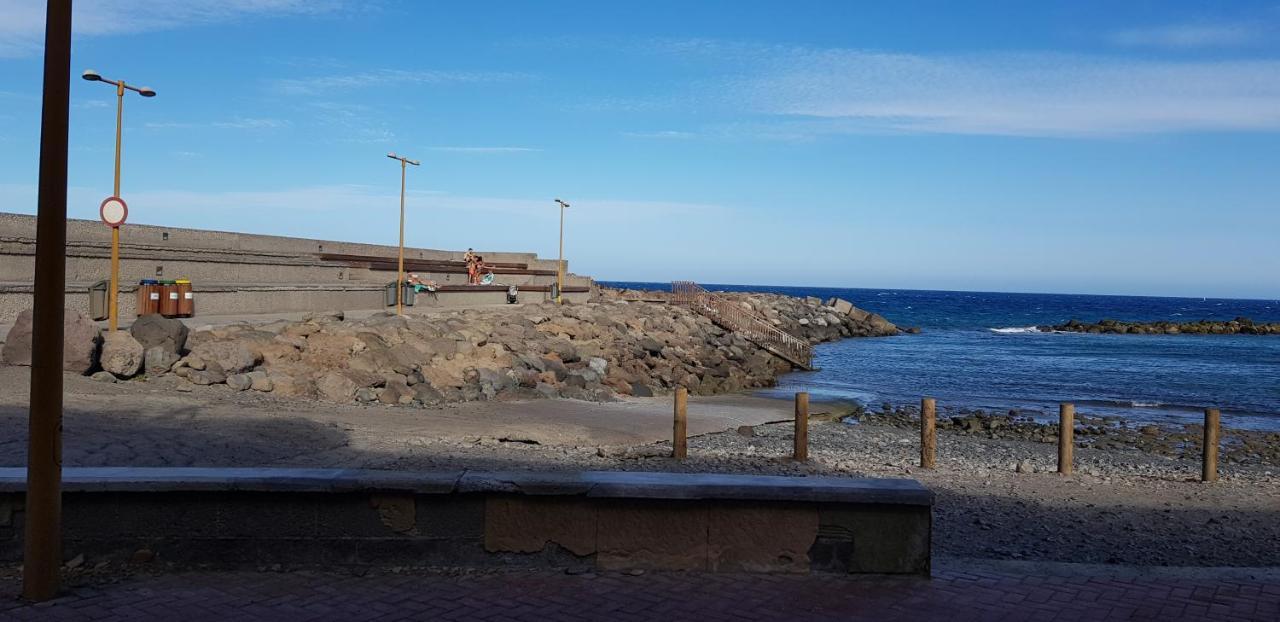 Apartamento Muelle Pozo Izquierdo Luaran gambar