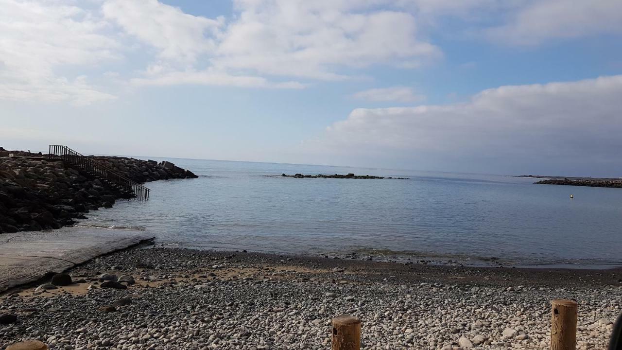 Apartamento Muelle Pozo Izquierdo Luaran gambar
